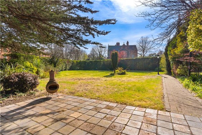https://photos-a.propertyimages.ie/media/9/1/9/4918919/211555c5-9477-44b8-a5cf-4269932aa6de_l.jpg