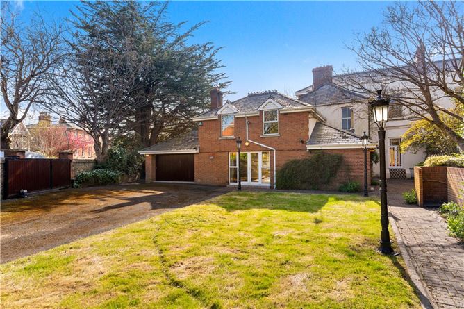 https://photos-a.propertyimages.ie/media/9/1/9/4918919/211555c5-9477-44b8-a5cf-4269932aa6de_l.jpg