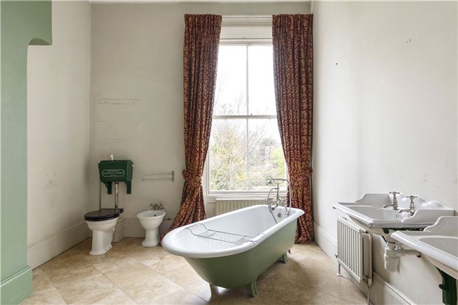 https://photos-a.propertyimages.ie/media/9/1/9/4918919/211555c5-9477-44b8-a5cf-4269932aa6de_l.jpg