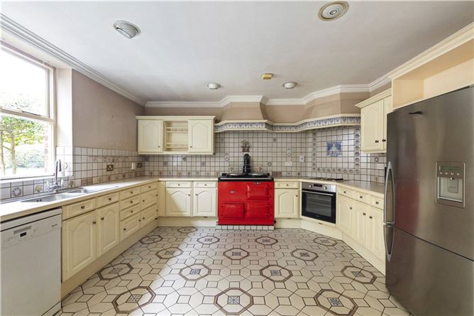 https://photos-a.propertyimages.ie/media/9/1/9/4918919/211555c5-9477-44b8-a5cf-4269932aa6de_l.jpg
