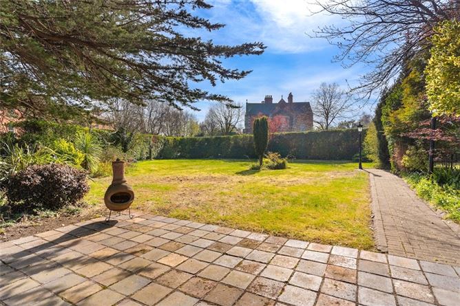 https://photos-a.propertyimages.ie/media/9/1/9/4918919/211555c5-9477-44b8-a5cf-4269932aa6de_l.jpg