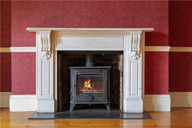 https://photos-a.propertyimages.ie/media/9/1/9/4918919/211555c5-9477-44b8-a5cf-4269932aa6de_l.jpg