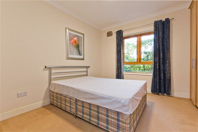 14 Altamont Hall, Stoney Rd, Dundrum, Dublin 14