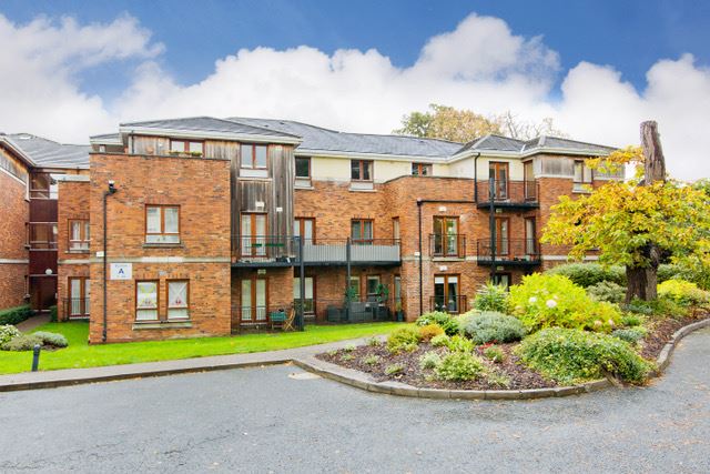 14 Altamont Hall, Stoney Rd, Dundrum, Dublin 14