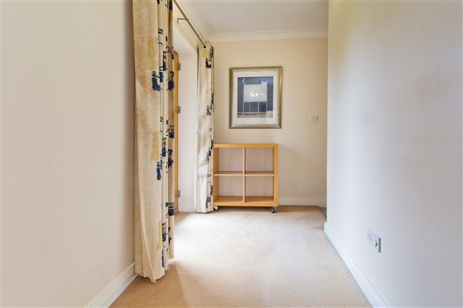14 Altamont Hall, Stoney Rd, Dundrum, Dublin 14