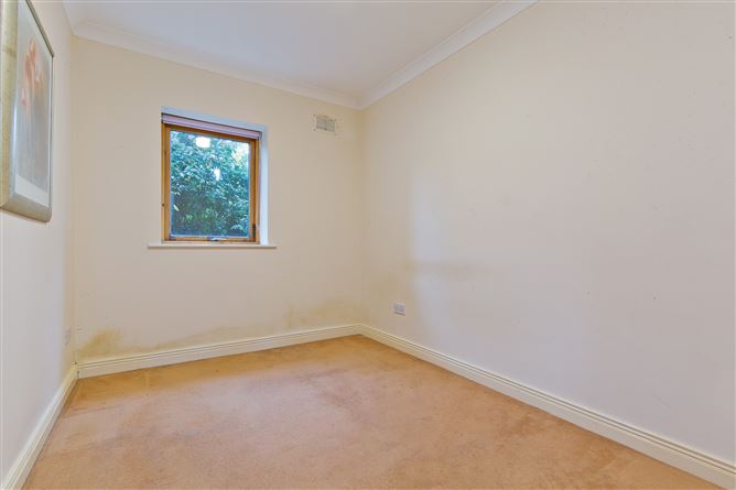 14 Altamont Hall, Stoney Rd, Dundrum, Dublin 14