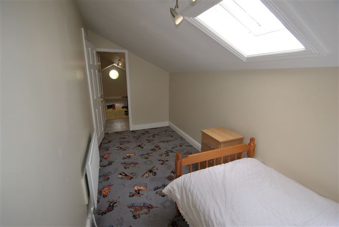 Birr Road, Roscrea, Co. Tipperary