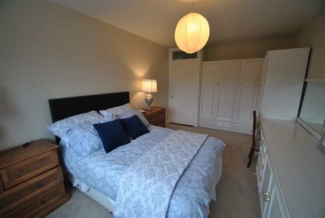 Birr Road, Roscrea, Co. Tipperary