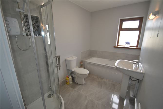 Birr Road, Roscrea, Co. Tipperary