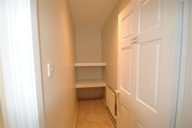 Birr Road, Roscrea, Co. Tipperary