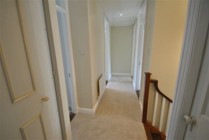 Birr Road, Roscrea, Co. Tipperary