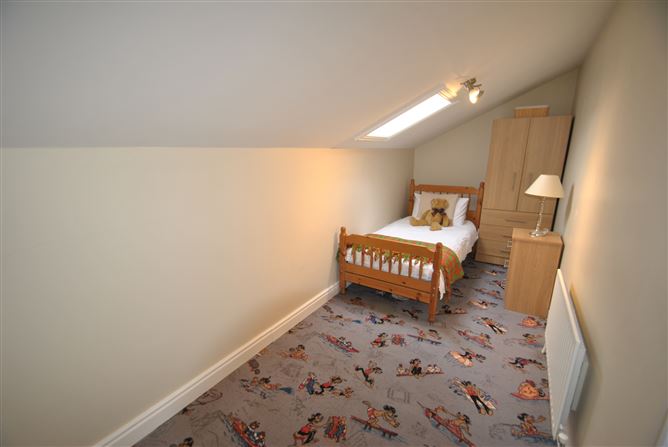 Birr Road, Roscrea, Co. Tipperary