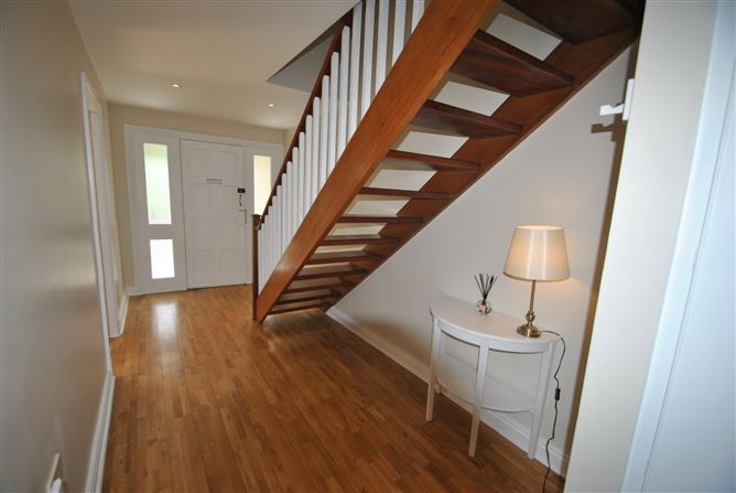 Birr Road, Roscrea, Co. Tipperary