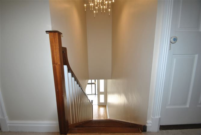 Birr Road, Roscrea, Co. Tipperary