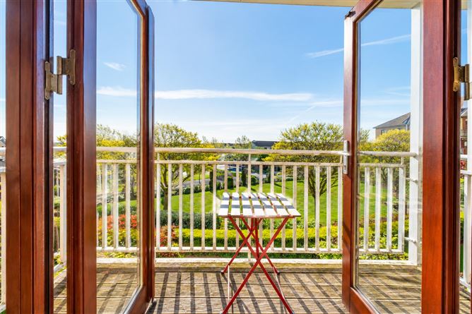 Photo 15 of 23 — 34 The Crescent, Charlesland, Greystones, Wicklow