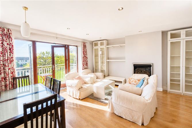 Photo 13 of 23 — 34 The Crescent, Charlesland, Greystones, Wicklow