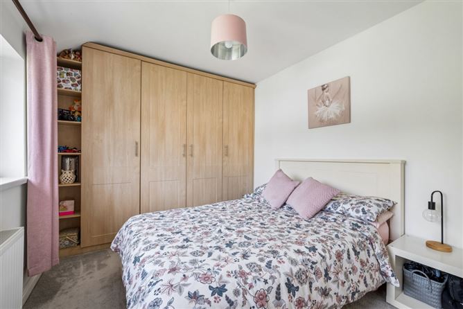 Photo 12 of 27 — 33 Shanliss Road, Santry,   Dublin 9