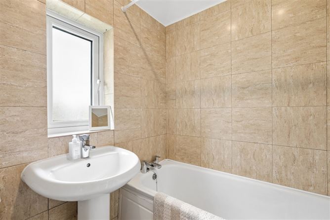 Photo 18 of 27 — 33 Shanliss Road, Santry,   Dublin 9