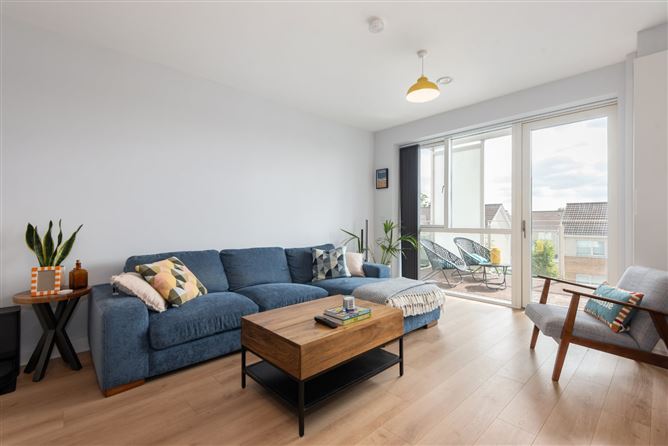 https://photos-a.propertyimages.ie/media/9/1/9/5025919/eb581e97-2994-4caa-abe2-d3b12c1ce22a_l.jpg
