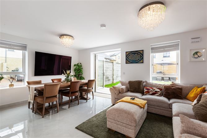 11 The Dales, Kilmartin Grove, Hollystown, Dublin 15