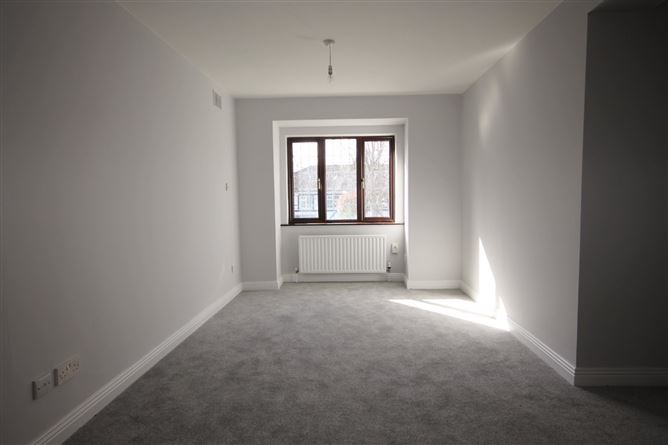 2 Woodville Close, Lucan, Co. Dublin