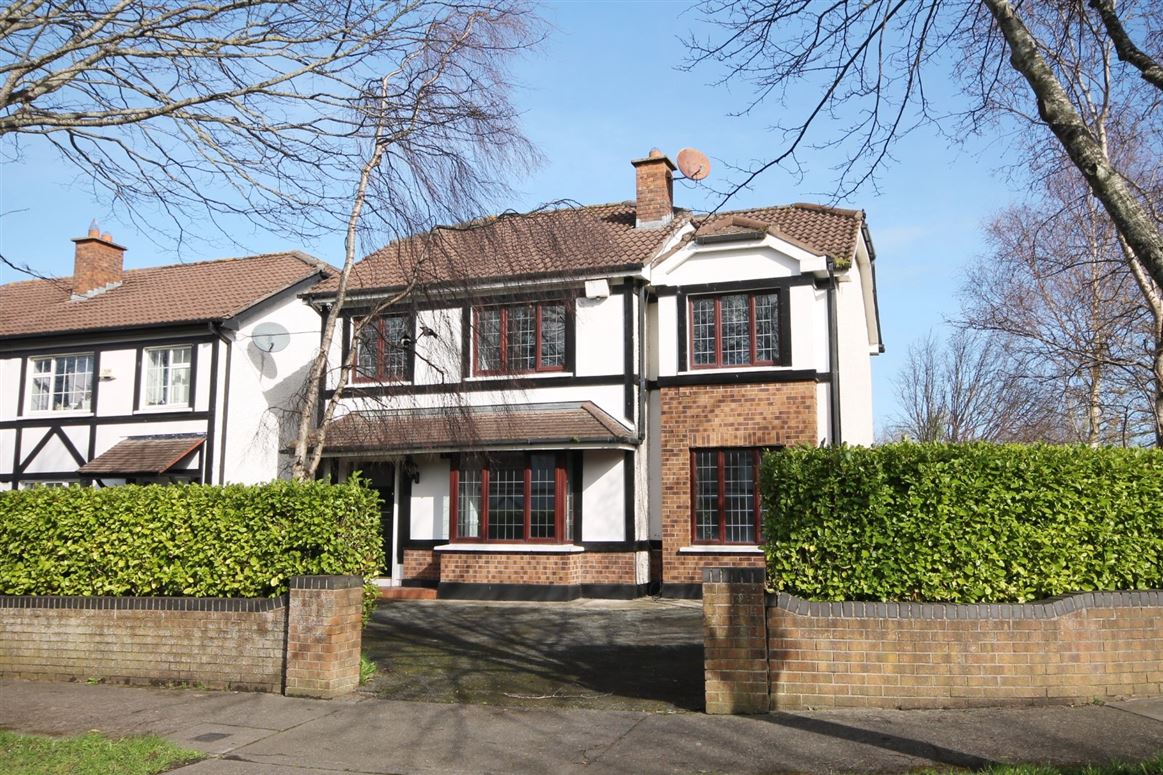 2 Woodville Close, Lucan, Co. Dublin