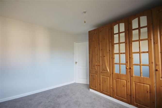 2 Woodville Close, Lucan, Co. Dublin