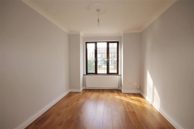 2 Woodville Close, Lucan, Co. Dublin