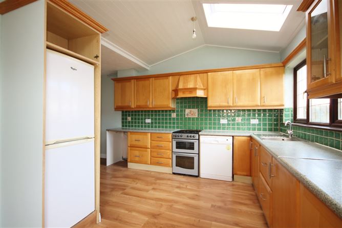 2 Woodville Close, Lucan, Co. Dublin
