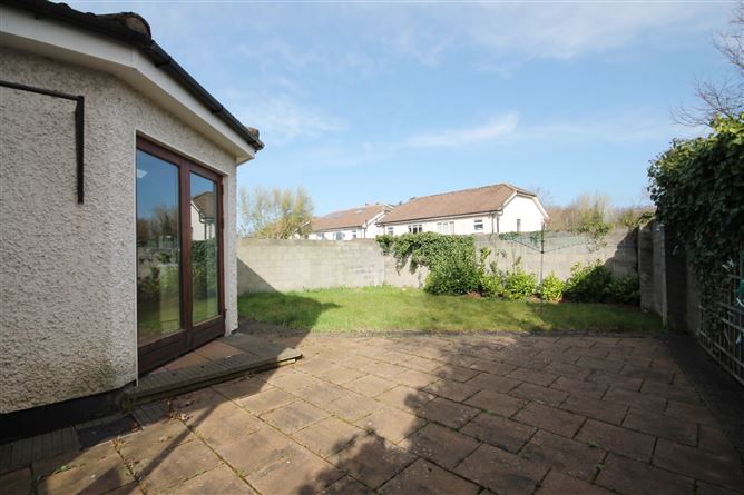 2 Woodville Close, Lucan, Co. Dublin