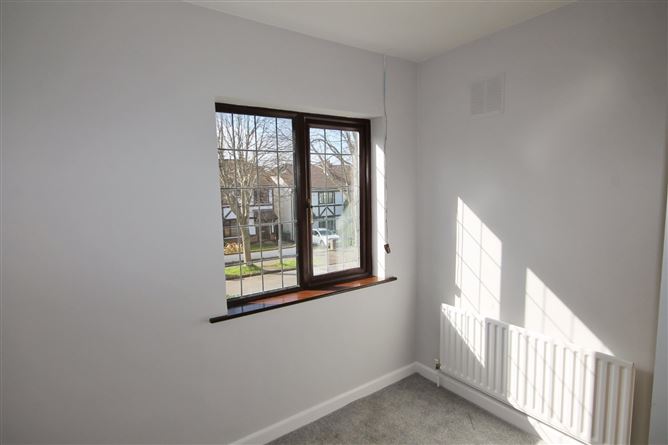 2 Woodville Close, Lucan, Co. Dublin