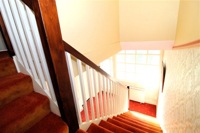 Oak View, Elm Grove, Birr, Co. Offaly