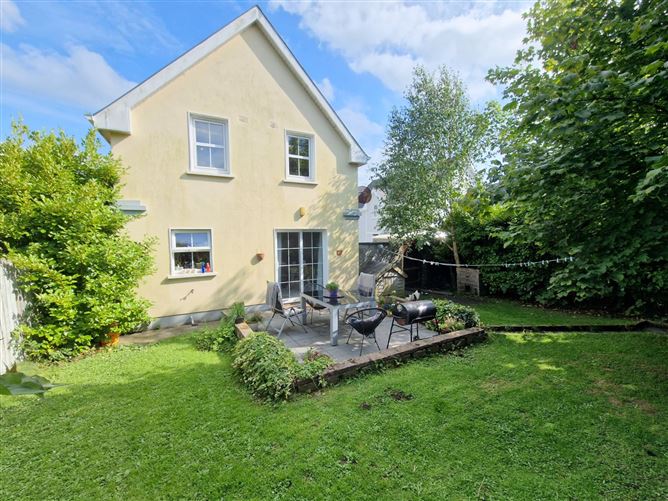 8 Powerscourt, Tulla, Co. Clare