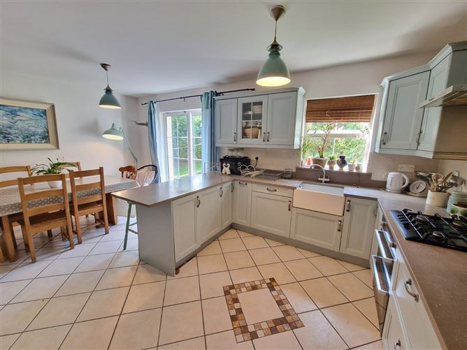8 Powerscourt, Tulla, Co. Clare