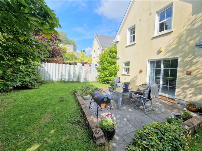 8 Powerscourt, Tulla, Co. Clare