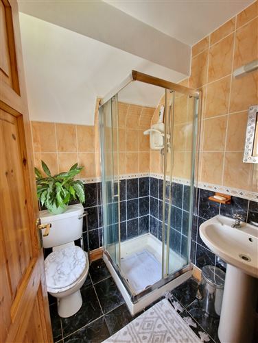8 Powerscourt, Tulla, Co. Clare