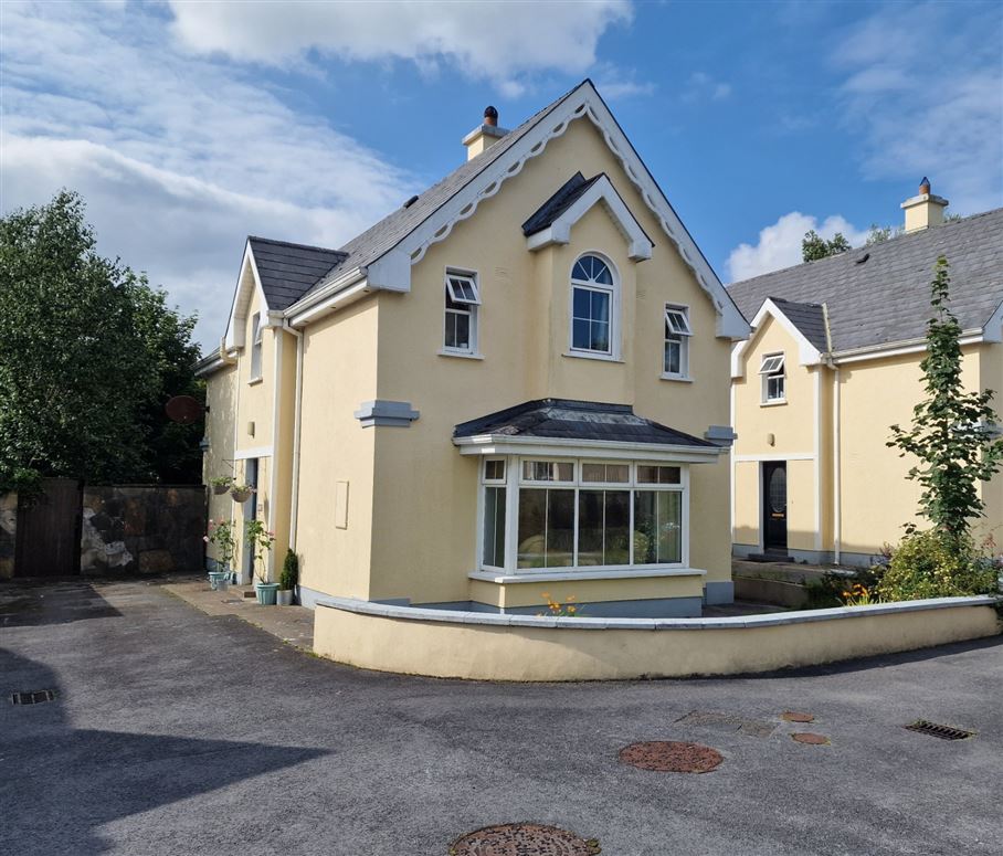 8 Powerscourt, Tulla, Co. Clare