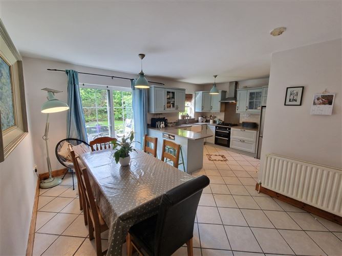 8 Powerscourt, Tulla, Co. Clare