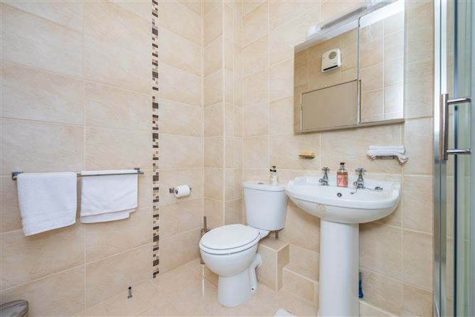 14 Oak Glade Court, Naas, Kildare