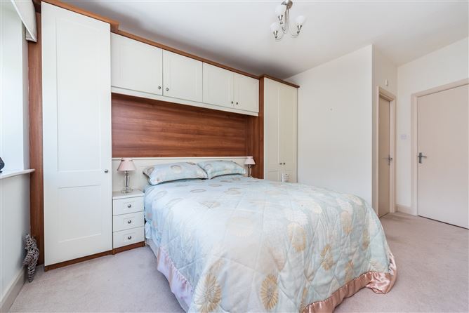 14 Oak Glade Court, Naas, Kildare