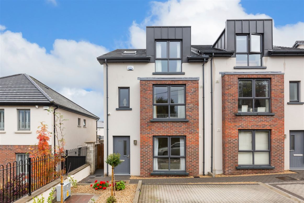 82 Sandyford Village, Sandyford, Dublin 18