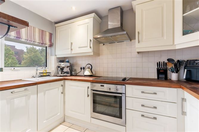 27, Ashurst, Mount Merrion Avenue, Blackrock, Co. Dublin