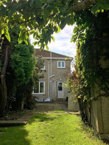 83 Seafield Crescent, Booterstown, Blackrock, Co. Dublin