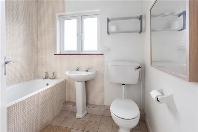 83 Seafield Crescent, Booterstown, Blackrock, Co. Dublin