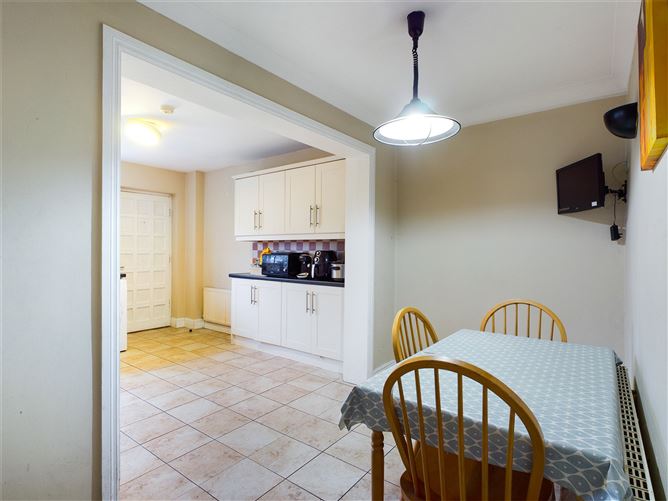 5 Dalcassian Terrace, Kickham St., Thurles, Co. Tipperary