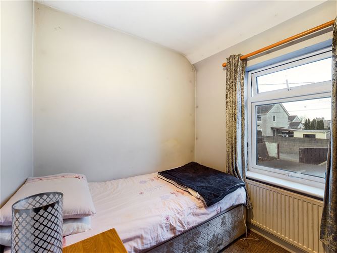 5 Dalcassian Terrace, Kickham St., Thurles, Co. Tipperary