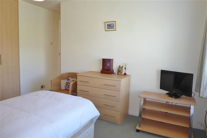 15, Watermeadow Park, Old Bawn, Tallaght, Dublin 24