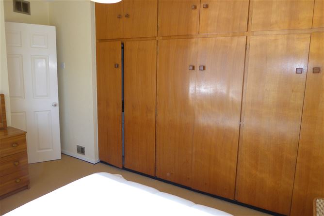 15, Watermeadow Park, Old Bawn, Tallaght, Dublin 24
