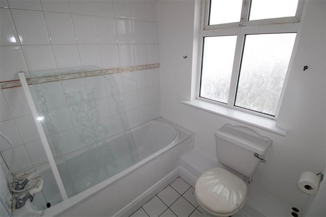 4 Strand Holiday Homes, Kilkee, County Clare