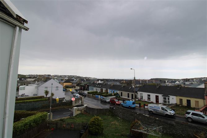 4 Strand Holiday Homes, Kilkee, County Clare